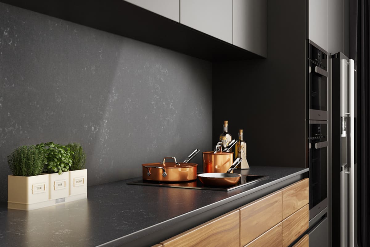 EQPM 028 Black Perlino