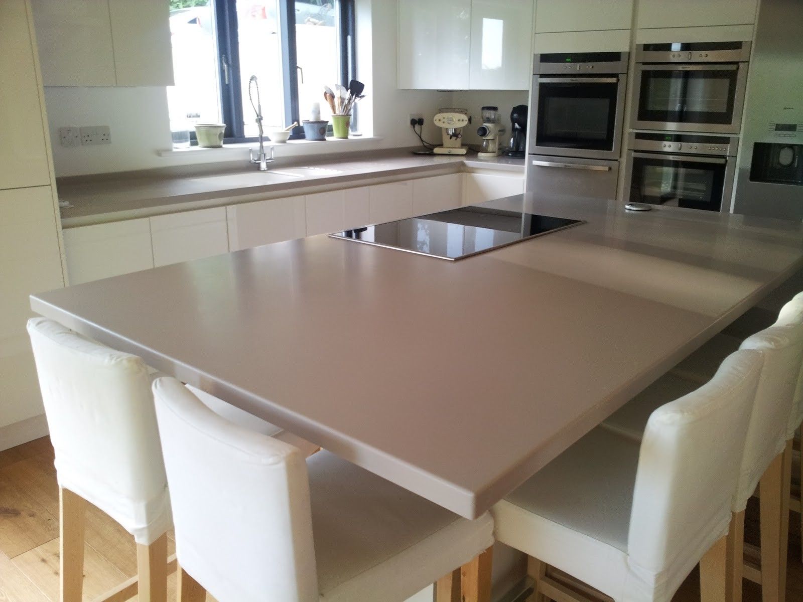 Corian Clay 1 (B) 