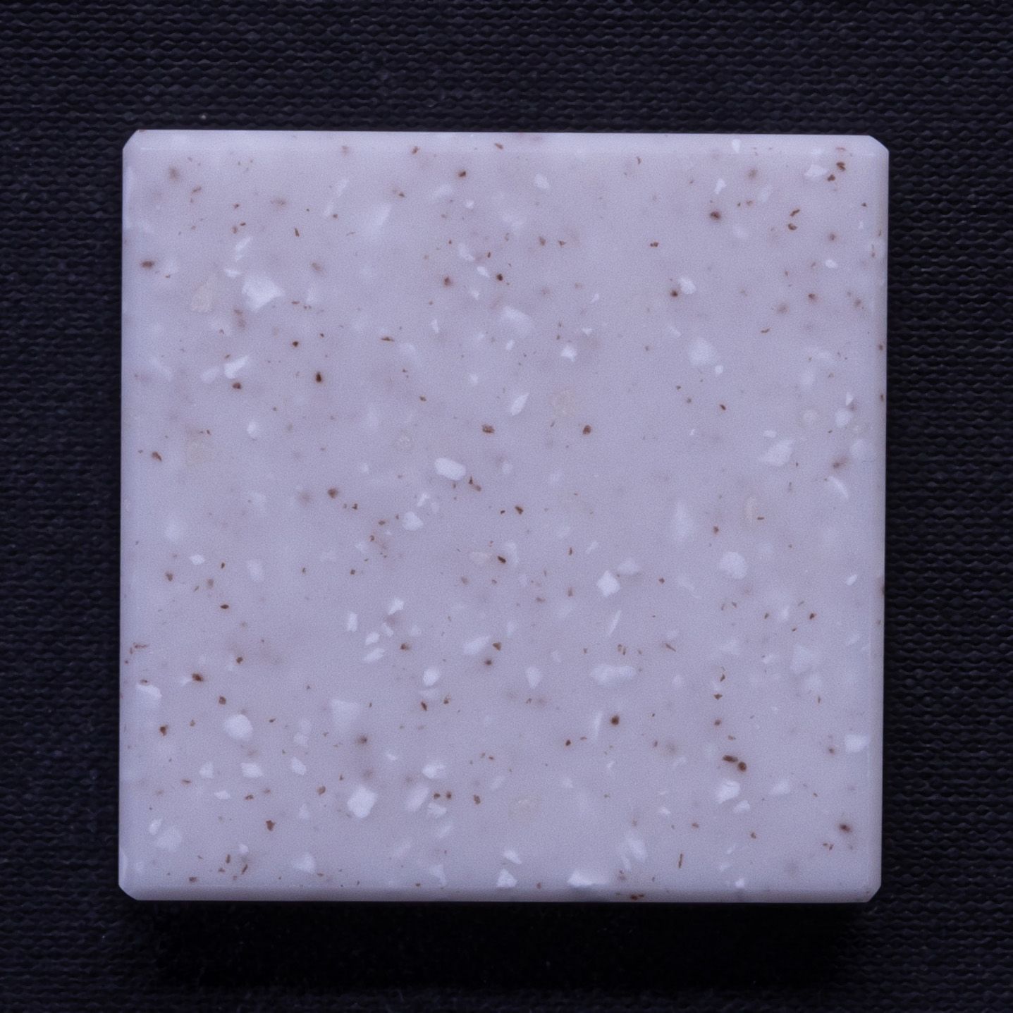 картинка  LG Hi-Macs G050 Tapioca Pearl (остаток 2х0,76 метра) от Столешка ру