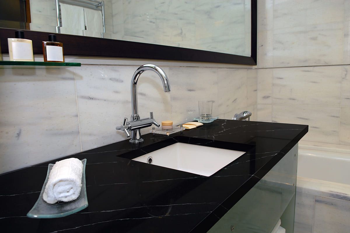 EQHM 006 Negro Marquina