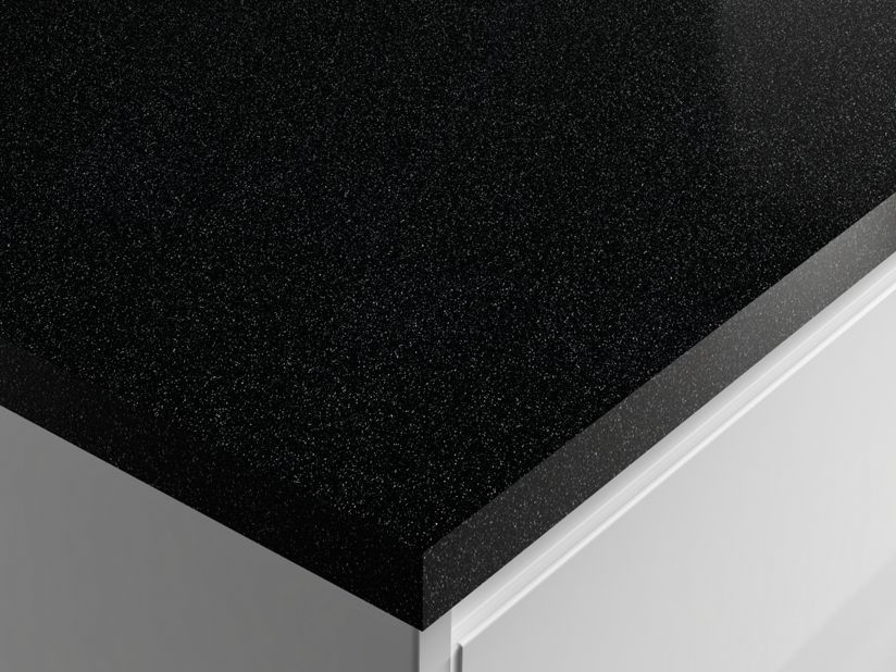 Deep Black Quartz (F) (остаток 1,82х0,76 метра)